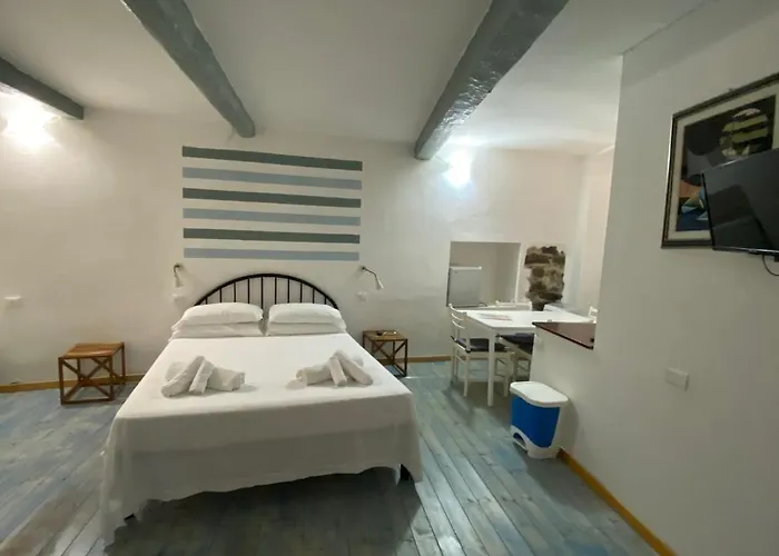 Carugio بيت ضيافة فيرناتْسا