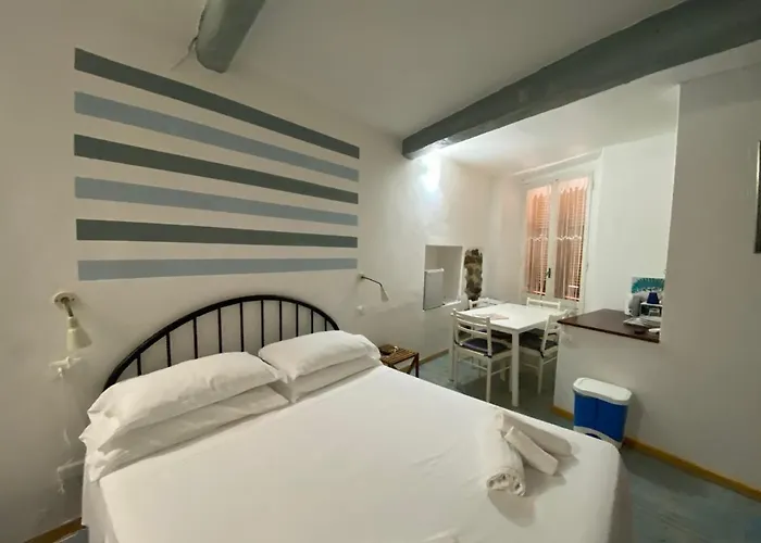 Carugio بيت ضيافة